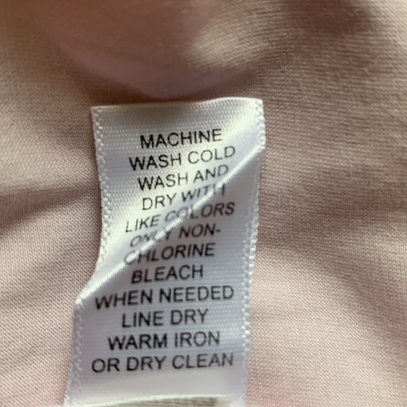 Banana Republic light pink button up shirt. 3/4 length sleeves. Size medium - Picture 7 of 10